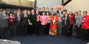 多伦多华商会市政厅举行2012新春团拜