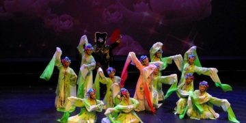 韵舞蹈团2014第八届“夏夜舞动民族风”