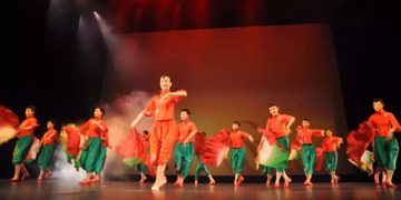 “夏夜舞动民族风” 韵舞团获得满堂彩