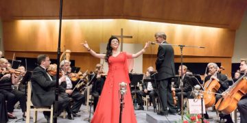 钞艺萍独唱暨交响音乐会中秋前落下帷幕