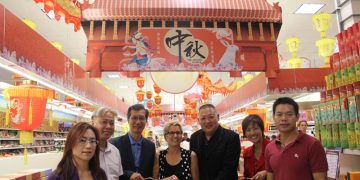 省长丰泰超市与华裔社区共尝月饼贺中秋