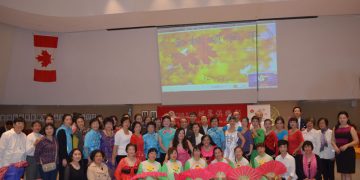 《金枫颂和平》文艺表演纪念活动成功举行