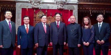 胡子修推动与海南省旅游项目合作