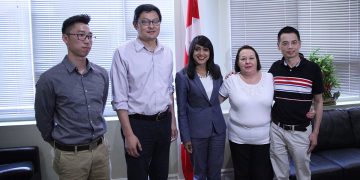 联邦旅游部长楚萱歌随总督访华