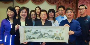 暨南大学经济学院代表团访加探访校友