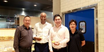 移民部长和多伦多市长齐聚华人超市