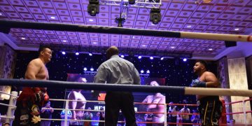 亚洲拳王张君龙加拿大复出首赛获胜