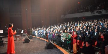 从战争受害者到和平倡导者——向“战火中的女孩”金福致敬