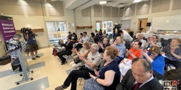 省府拨款 · 让耆老保持身心健康 · 参与社区