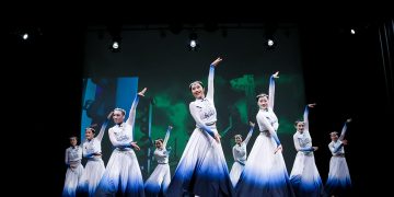 华星艺术团《乌兰巴托的夜》获评委最高奖