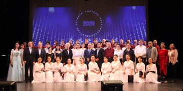 高校艺术团2024“点亮春天韵之美”大型文艺汇演