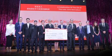 华人社区举办前加拿大驻华大使麦家廉追思会